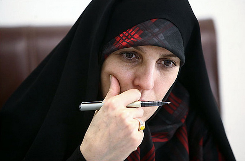 بیمه زنان خانهدار و ممنوعیت ازدواج با «فرزندخوانده» همچنان در حال پیگیری
