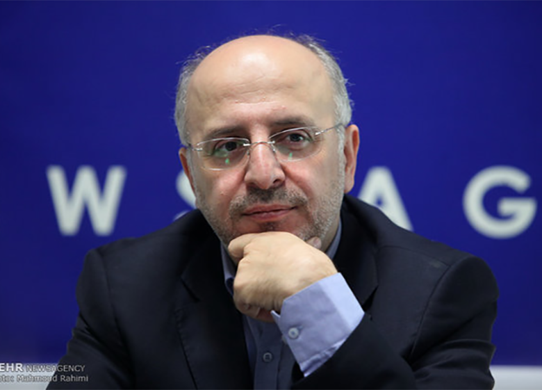طراحان در نمایشگاه پوشاک مدارس به رقابت با هم میپردازند