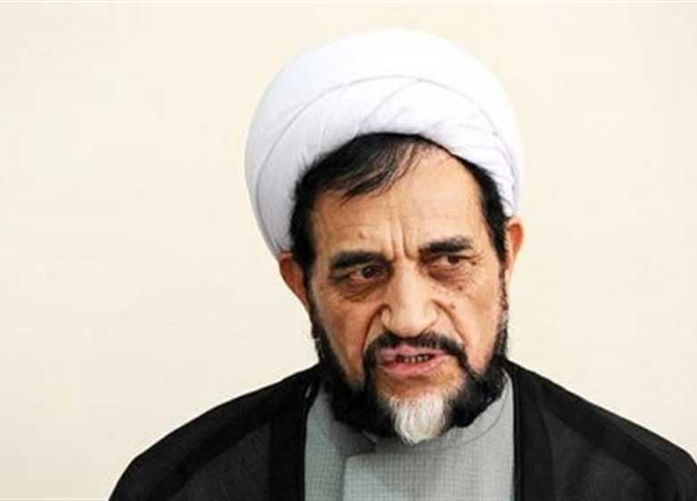روحانی پاشنه کفشش را کشیده و در این ۴ سال تنها به فکر خدمت باشد
