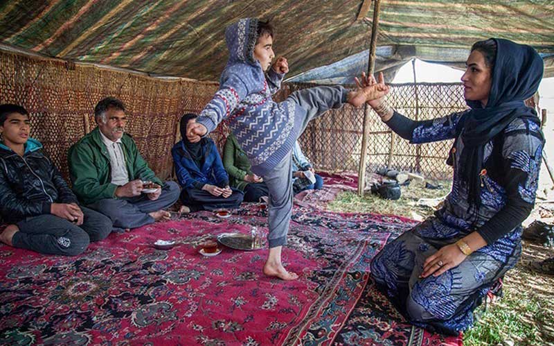 ورزش بانوان عکس ورزش بانوان خانواده سوسن رشیدی بیوگرافی سوسن رشیدی بوکسورهای زن بوکس زنان ایران