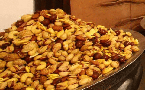 دستگیری محتکر میلیاردی آجیل