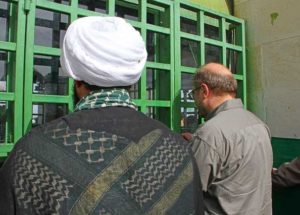 منظور جهانگیری از این جمله چه بود: "اونایی که به سفارت عربستان حمله کردند الان تو ستاد کدوم کاندیدا فعالیت می کنند؟"