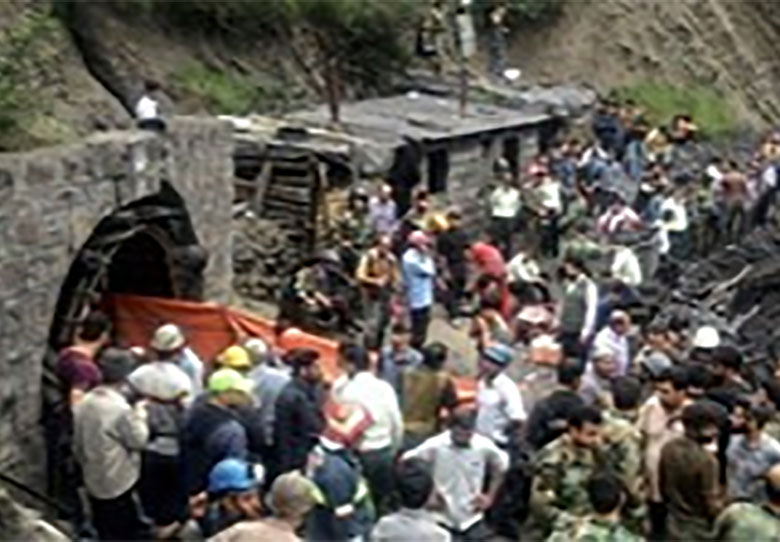 روبان سیاهی بر قاب عکس معدنچی را دوست ندارم