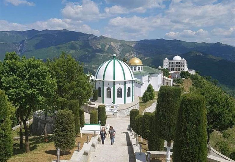 کتابخانه تکایای بکتاشیه توسط رایزنی فرهنگی ایران در آلبانی تجهیز شد