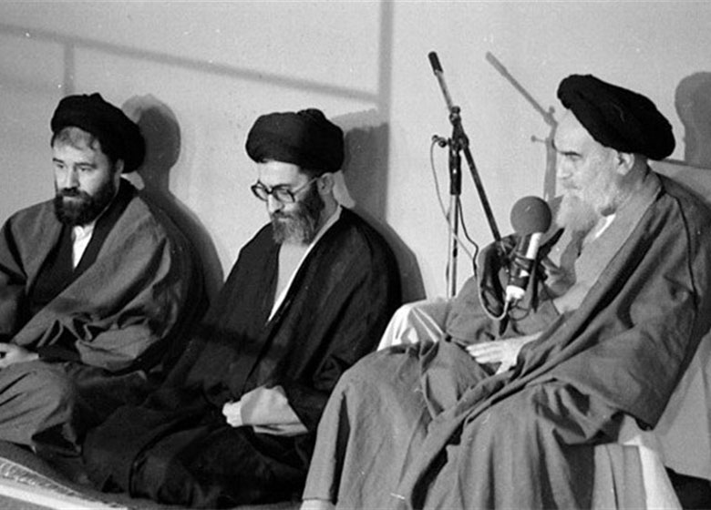 «مدح خورشید»؛ ۸۱ خاطره خواندنی رهبر معظم انقلاب درباره امام(ره)