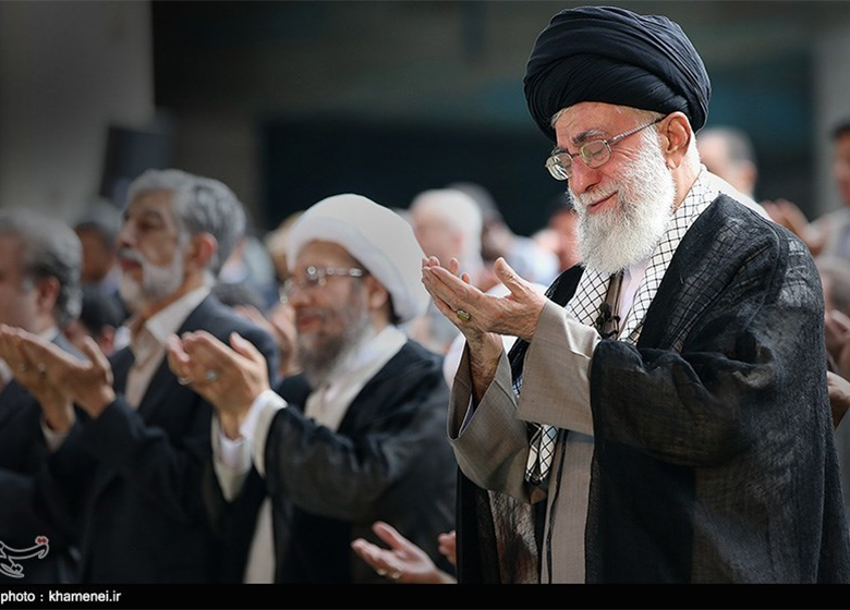 پخش نماز پرشکوه عید فطر به امامت رهبر معظم انقلاب از شبکه یک