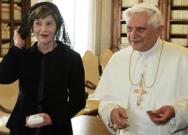 حجاب اجباری در قلب اروپا، حتی برای همسر رئیسجمهور +سند