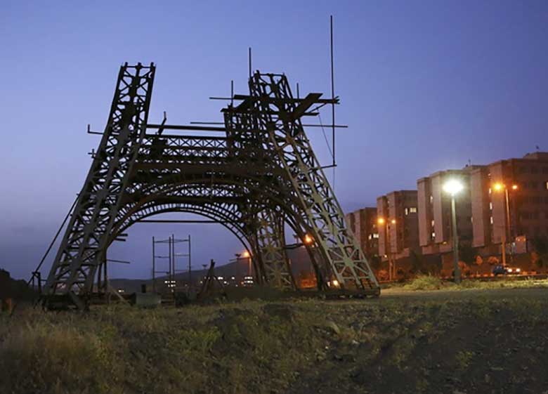 ساخت برج ایفل به دست ایرانی ها + عکس