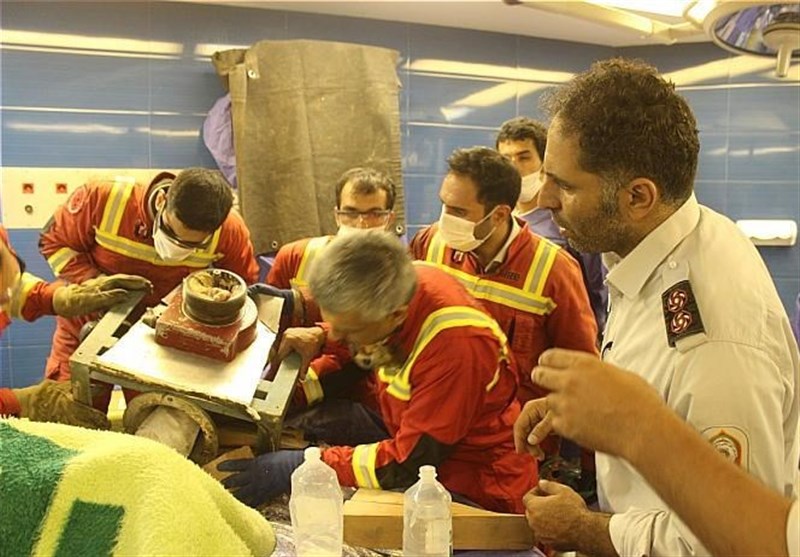 عملیات ۵ساعته برای رهاسازی دست از داخل چرخگوشت