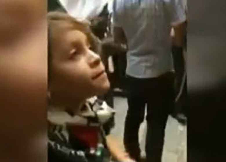 شجاعت کمنظیر دختربچه فلسطینی در مقابل چکمهپوشان اسرائیل +فیلم