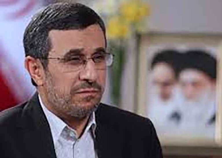 احمدی‌نژاد در لباس جدید!