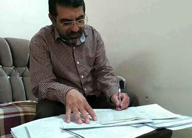 داستان معلمی که به دنبال شاگردانش می گردد