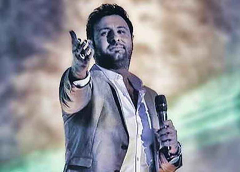 محمد علیزاده در مزرعه موز+عکس