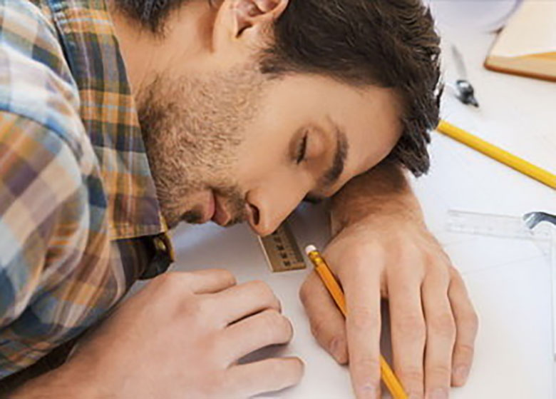 چرا در تابستان احساس خستگی میکنیم؟
