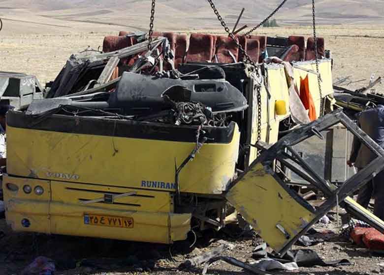 ۲ حادثه جداگانه تصادف اتوبوس ۸ مجروح داشت