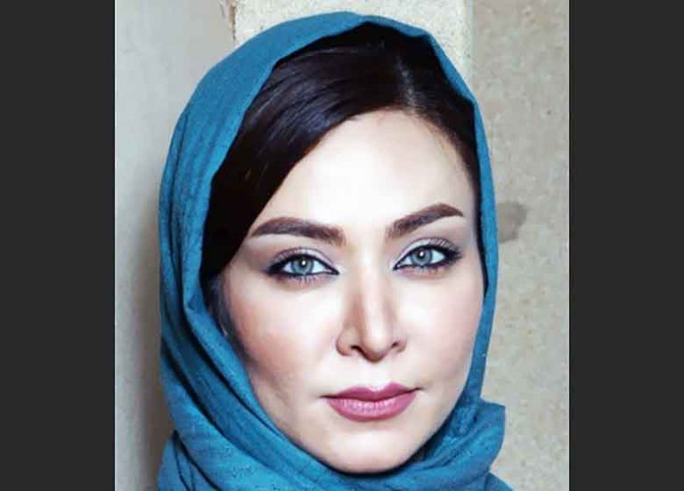 فقیهه سلطانی با همسرش در کنار دخترانشان/ عکس