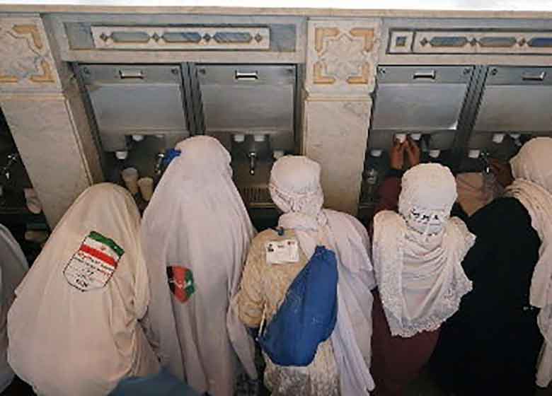 آب زمزم را سمی کردهاند؟