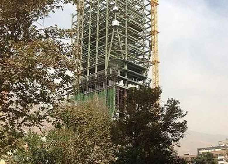 غول خلافکار دزاشيب بيدار شد