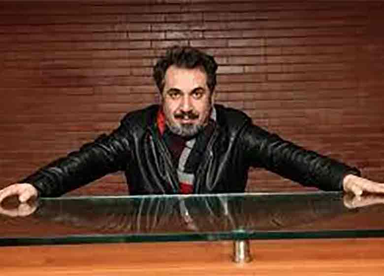 شوخی جالب سیامک انصاری با مدل جدید آیفون/عکس