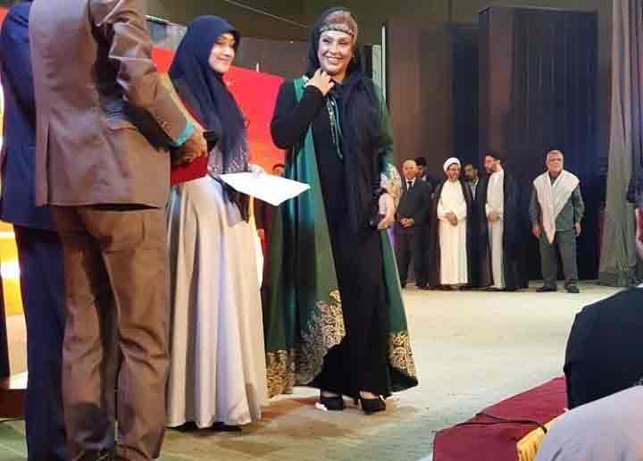 تیپ متفاوت خانم بازیگر در جشنواره الغدیر/عکس