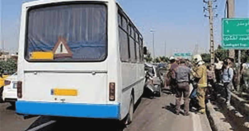 24 مصدوم در سانحه تصادف مینیبوس و پراید