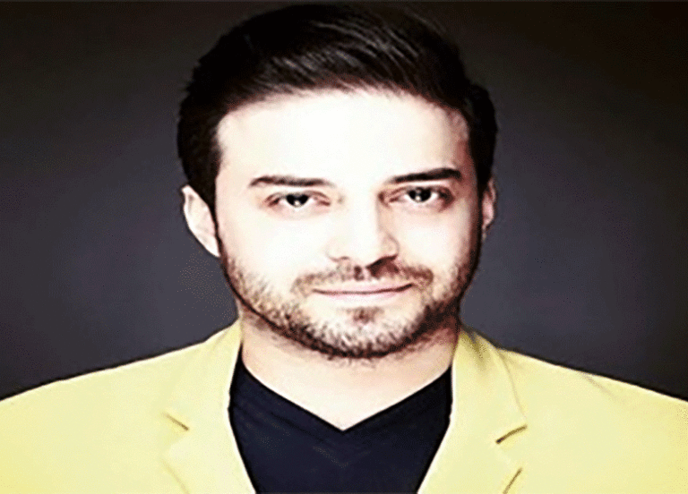 خواننده مطرح پاپ در کنار برج ایفل/عکس