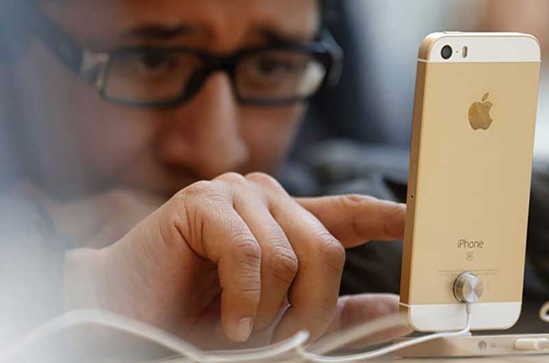 6 دلیل مهم برای خریدن آیفون SE به جای آیفون X