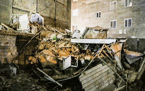 ریزش ساختمان ۳ طبقه در ۱۷ شهریور تهران