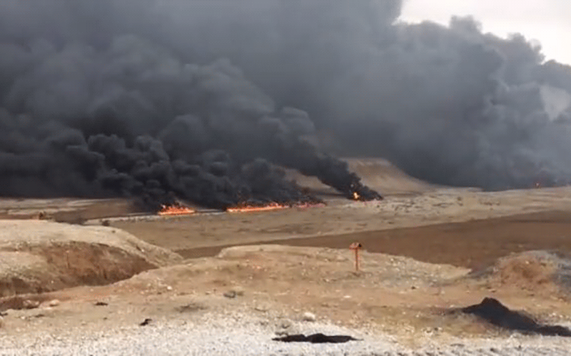 آتش سوزی مهیب خط لوله نفت در حوالی گچساران