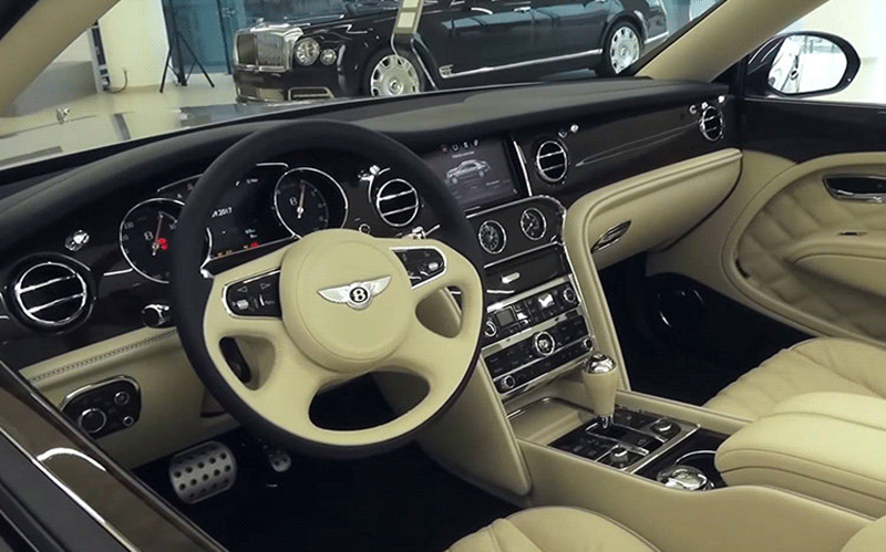 نسخه نهایی بنتلی گرندکانورتیبل در دوبی رونمایی شد