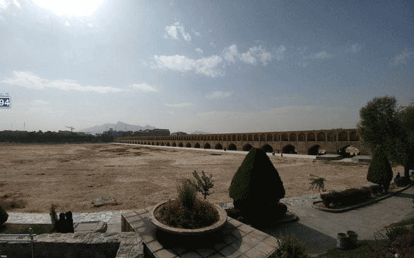 زاینده رود در حسرت روزهای پر آبی