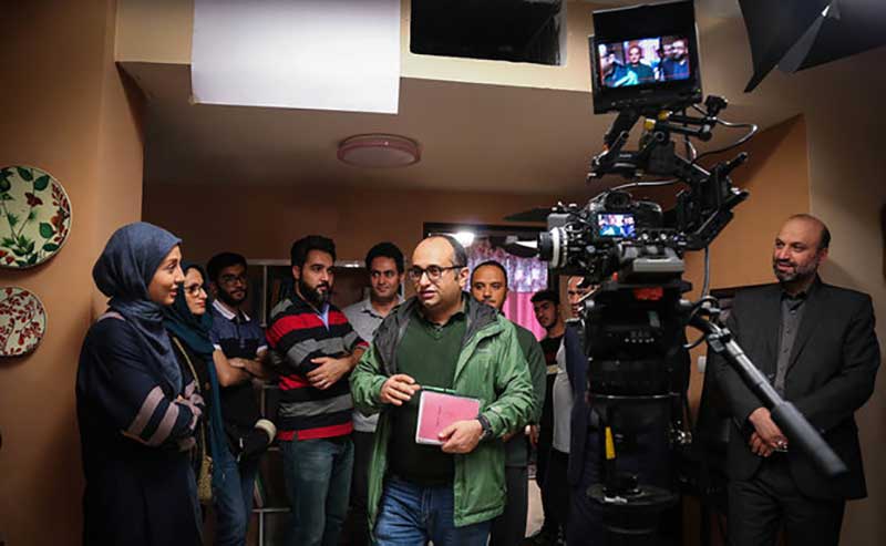 احسان کرمی و حدیث میرامینی جلوی دوربین«هیأت مدیره»
