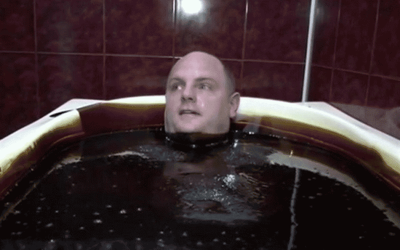 حمام نفت ویژه ثروتمندان/عکس