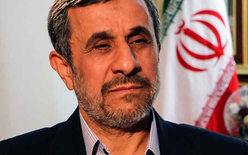 انتقاد روزنامه جمهوری اسلامی از احمدینژاد: چگونه فردی که 8 سال رییس قوه مجریه بوده، میگوید حمله به سفارت انگلیس با اطلاع انگلیسیها و نظام بوده؟