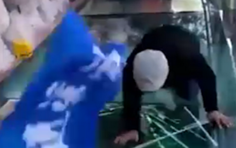 جاذبه گردشگری عجیبی که سرپرست یک تور را زَهره تَرَک کرد+فیلم