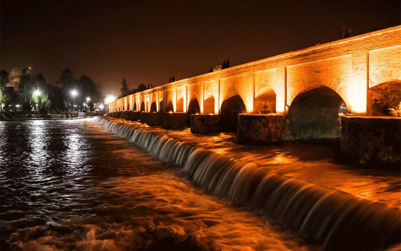 مشکلات زاینده رود را 4 ساله نمی توان حل کرد