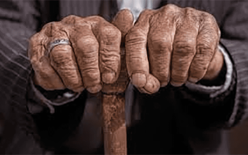 راهاندازی بانک مراقبان سالمندان در کشور