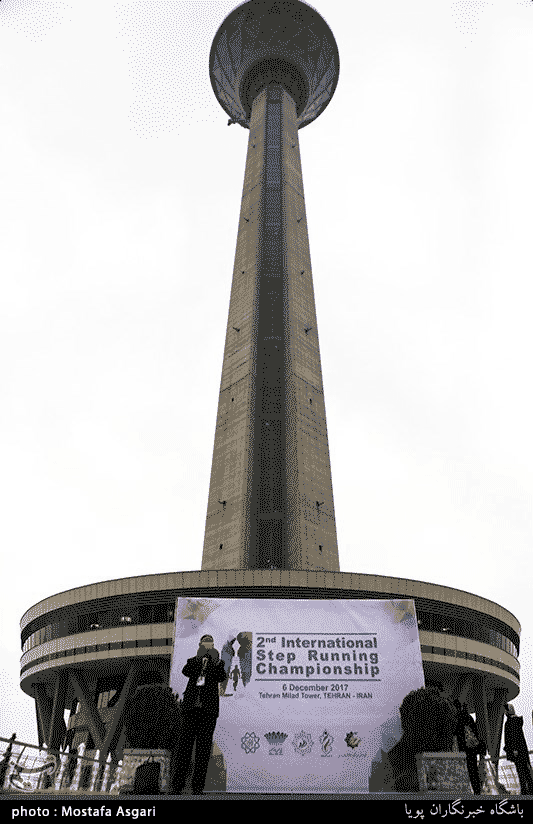 خودکشی در برج میلاد