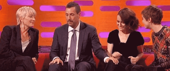 جنجال اخلاقی بازیگر معروف در برنامه زنده/عکس