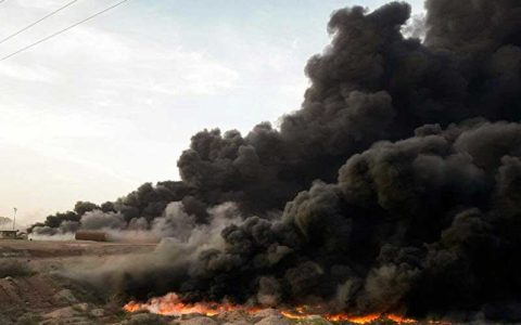 (تصاویر) آتش سوزی در مخازن مواد نفتی بندرعباس