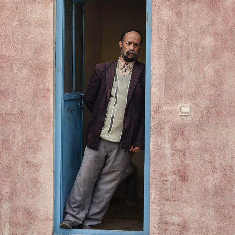 گریم متفاوت بازیگر "پایتخت" در فیلم جدیدش/عکس