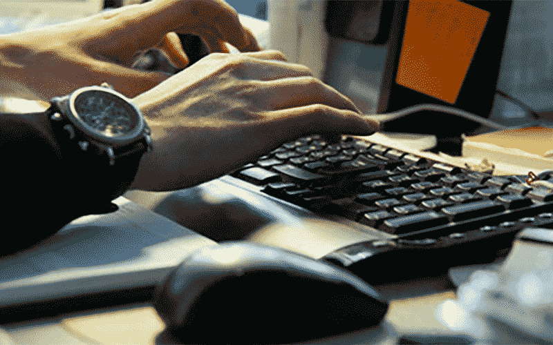 چه افرادی، خود را بیشتر در فضای مجازی افشا میکنند؟