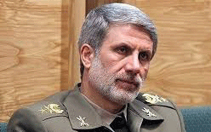 وزیر دفاع به باکو رفت