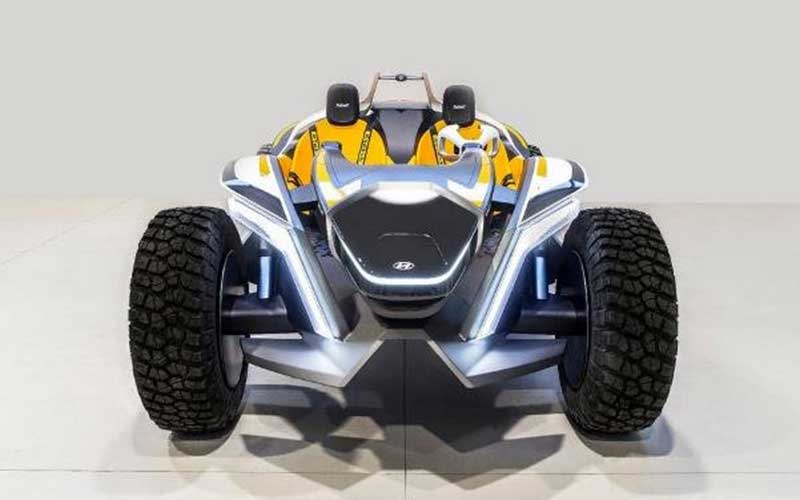 تصاویری از خودروی بدون سقف خاک و آبی