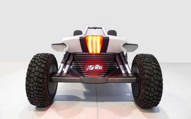 تصاویری از خودروی بدون سقف خاک و آبی