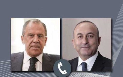 گفتوگوی تلفنی لاوروف با چاووشاوغلو پیش از سفر پوتین به ترکیه