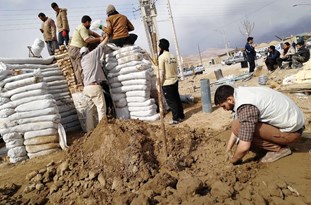 کوهبنان در سال جدید؛ آوار برداری به جای خانه تکانی