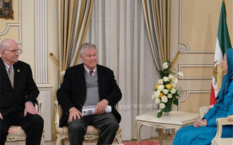 رایزنی ۲ نماینده کنگره آمریکا با سرکرده منافقین برای همکاری علیه ایران