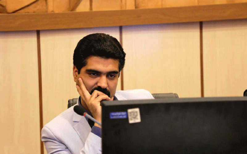 بلاتکلیفی دنبالهدار سپنتا نیکنام