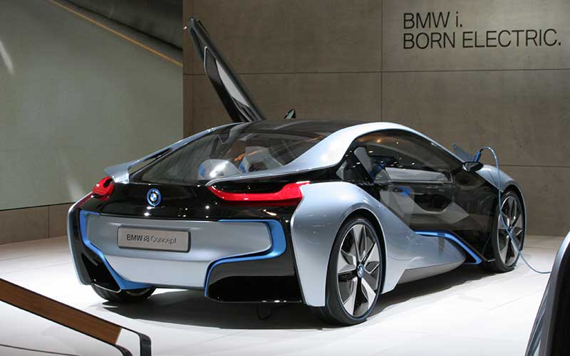 ساخت مدل های i3 و i8 بی ام و متوقف می شود ؟